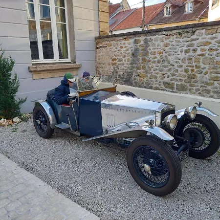 Le Belvedere Des Remparts فندق مبيت وإفطار لونْجورْ