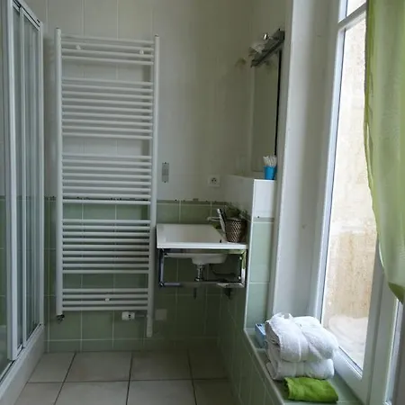 Le Belvedere Des Remparts 4* لونْجورْ